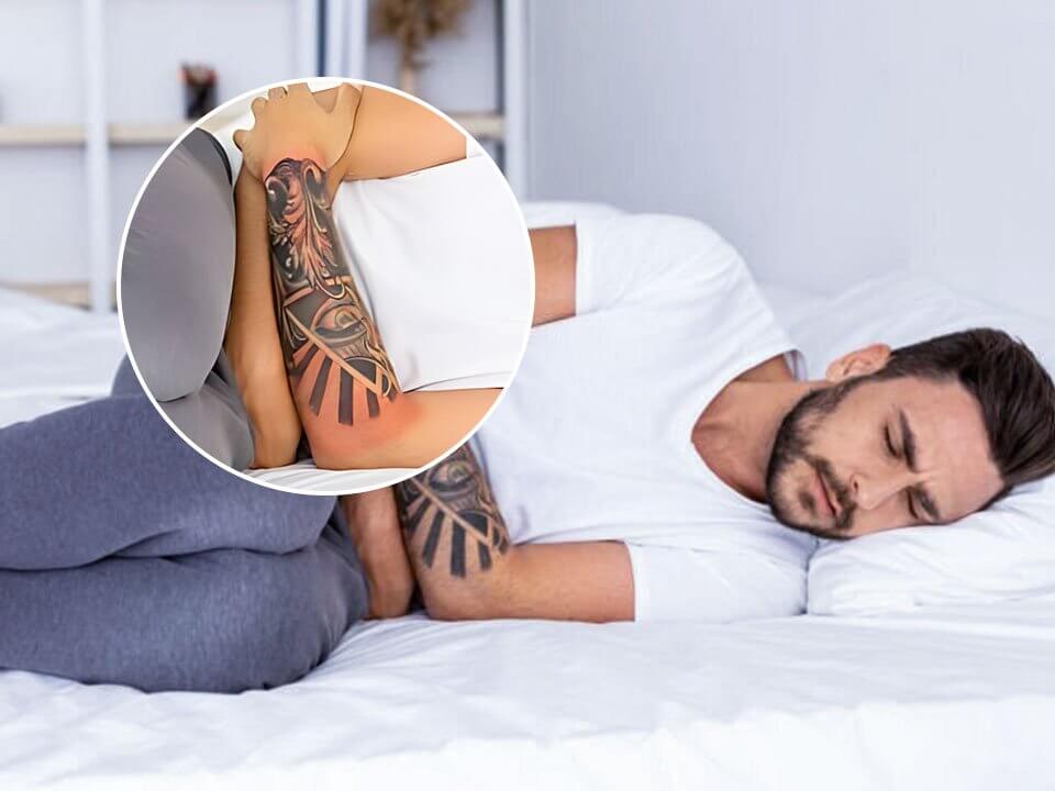 Can you sleep with a new tattoo uncovered