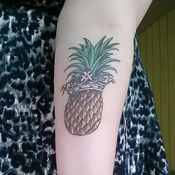 Crowned pineapple