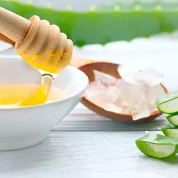 Honey, aloe Vera, yogurt paste