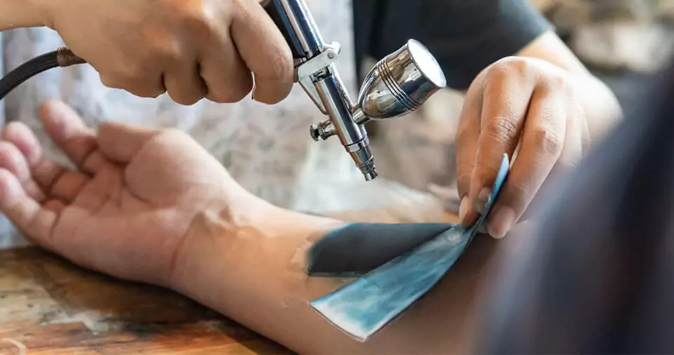 How Long does airbrush tattoo last