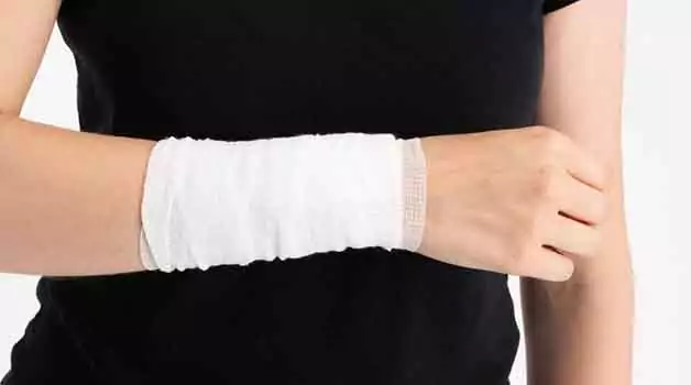 time-length-to-keep-bandage-on-after-laser-tattoo-removal