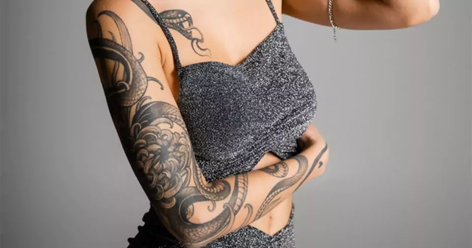 What does a healing tattoo look like