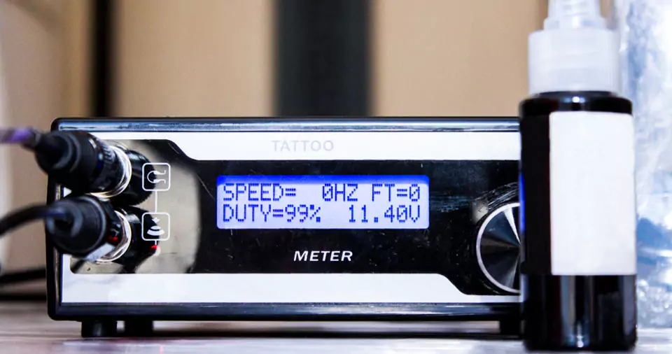 What voltage should a tattoo shader run at