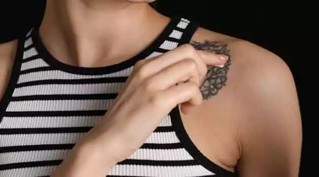 Correct way to apply lotion on tattoo
