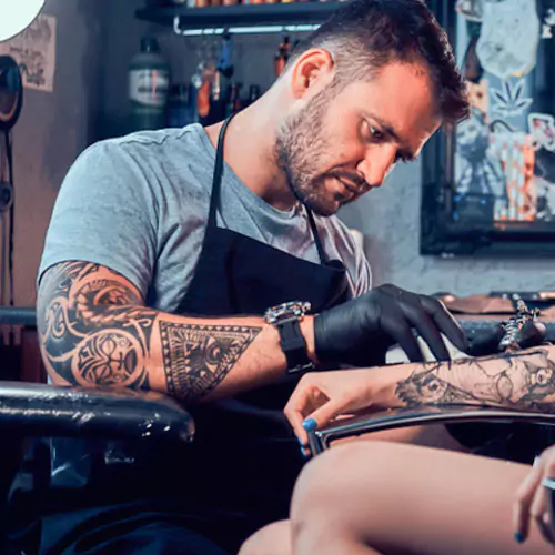 Choosing a professional tattoo artist