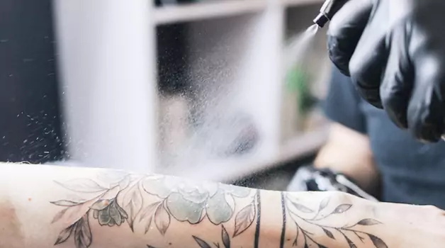 Does numbing spray work for tattoos