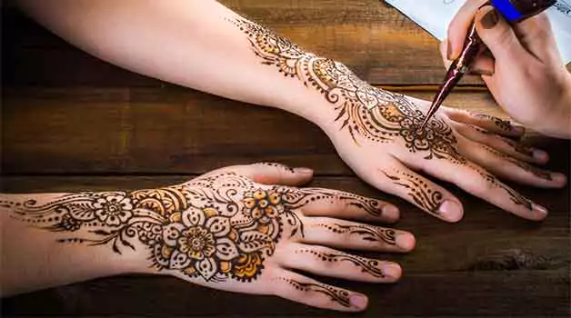 Henna tattoo Does it hurt or not