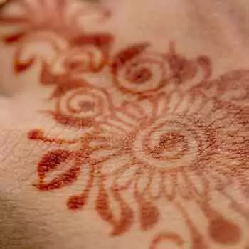 The reason henna tattoo is not permanent