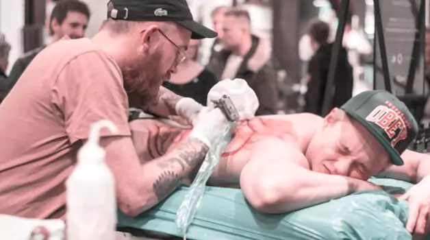 Ways to reduce spine tattoo pain