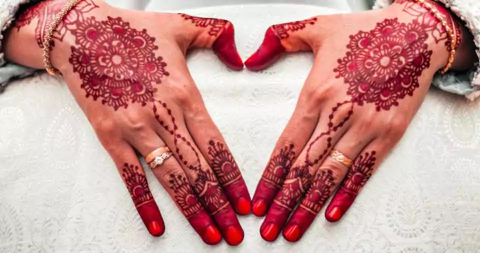 What is a henna tattoo