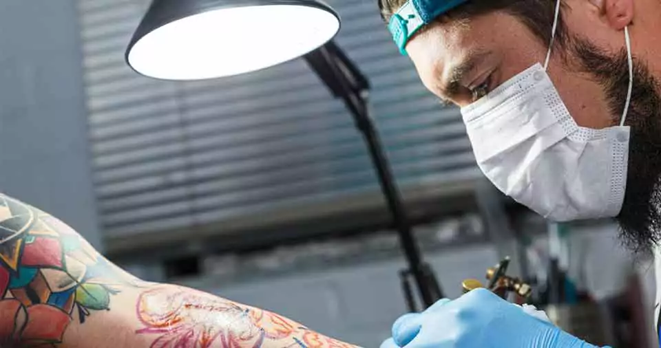 What lights do tattoo artists use