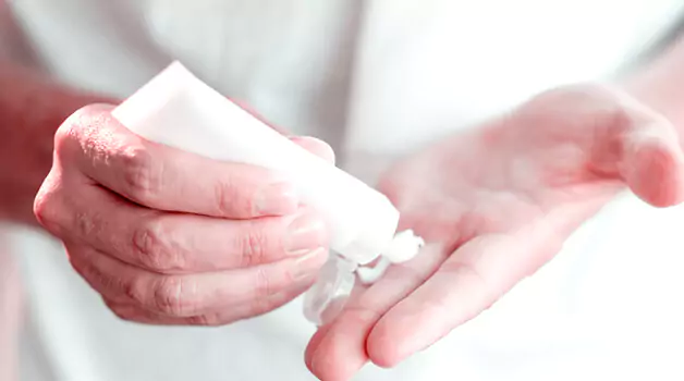 how-to-use-aspercrème-before-tattoo-process