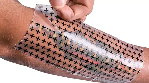 How to remove saniderm after shower