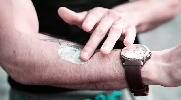 How-to-use-numbing-cream-for-tattoos