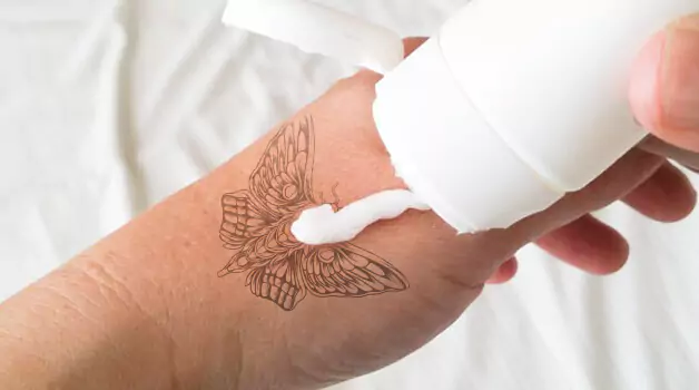 How-to-use-tattoo-numbing-cream