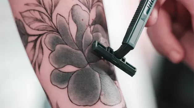 Step-by-step-guide-on-shaving-over-a-tattoo