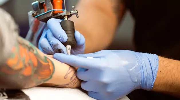 what-gloves-do-tattoo-artists-wear