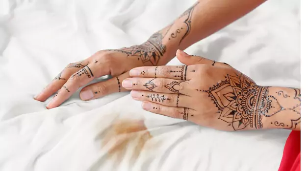 Challenges regarding sleeping with henna on hands