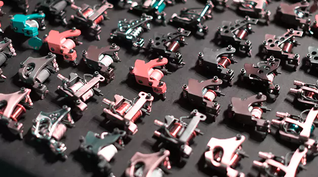 Dilemma-in-choosing-between-coil-and-rotary-tattoo-machine