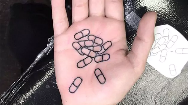 Palm-tattoos-does-it-hurt-or-not