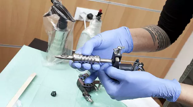 Reasons to sterilize tattoo equipment