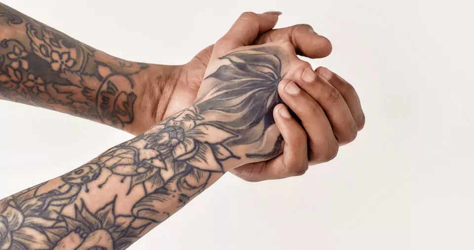 Should-tattoos-face-in-or-out