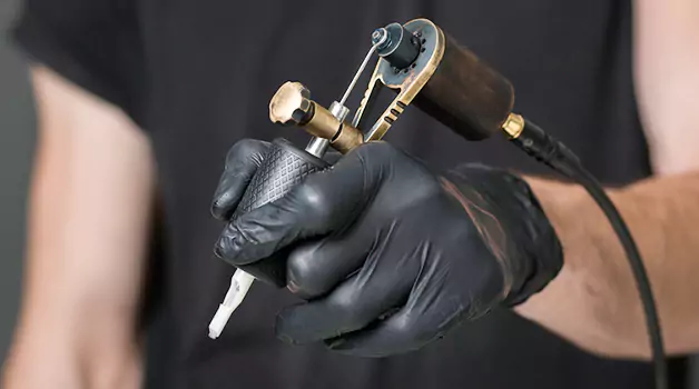 What-features-should-i-consider-when-choosing-a-coil-tattoo-machine