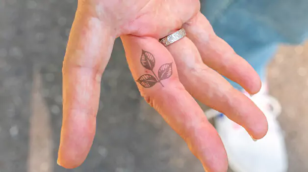6 thing to do if your finger tattoo gets infected