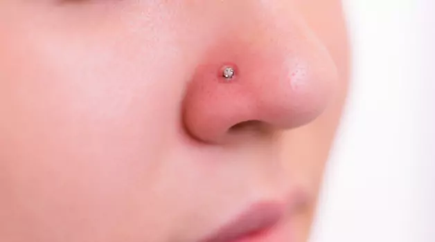 8 Ways to fix a smelly nose piercing