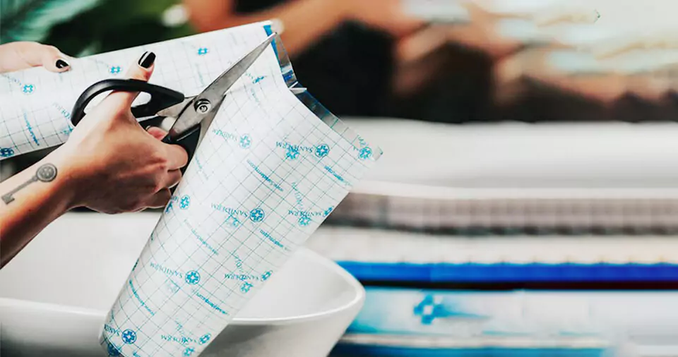 Can I put saniderm on a week old tattoo