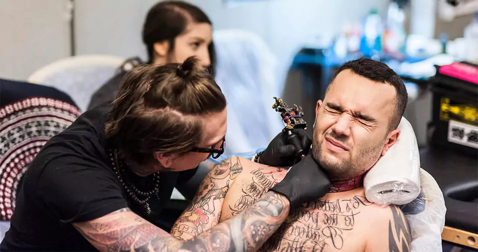 Does tattoo on neck hurt?