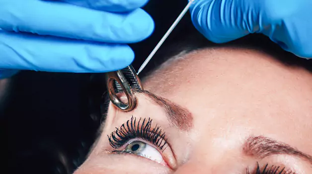 Factors affecting pain level of eyebrow piercing