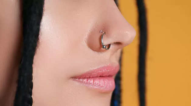Reasons to choose double nose piercing same side