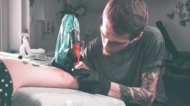 Temporary Way of Lightening Dark Shading on A Tattoo