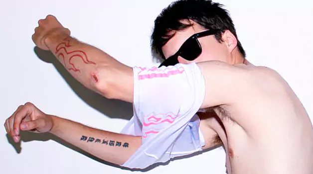 Ways to Tell When Can You Wear Tight Clothes After a Tattoo