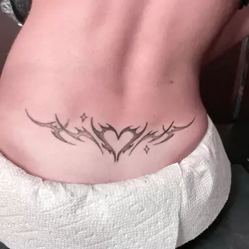 heart-tramp-stamp-tattoo